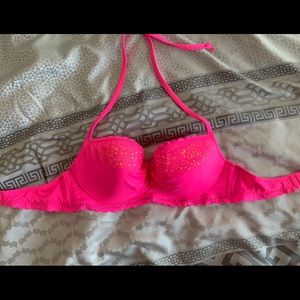 Adorable pink Victoria’s Secret bikini top !